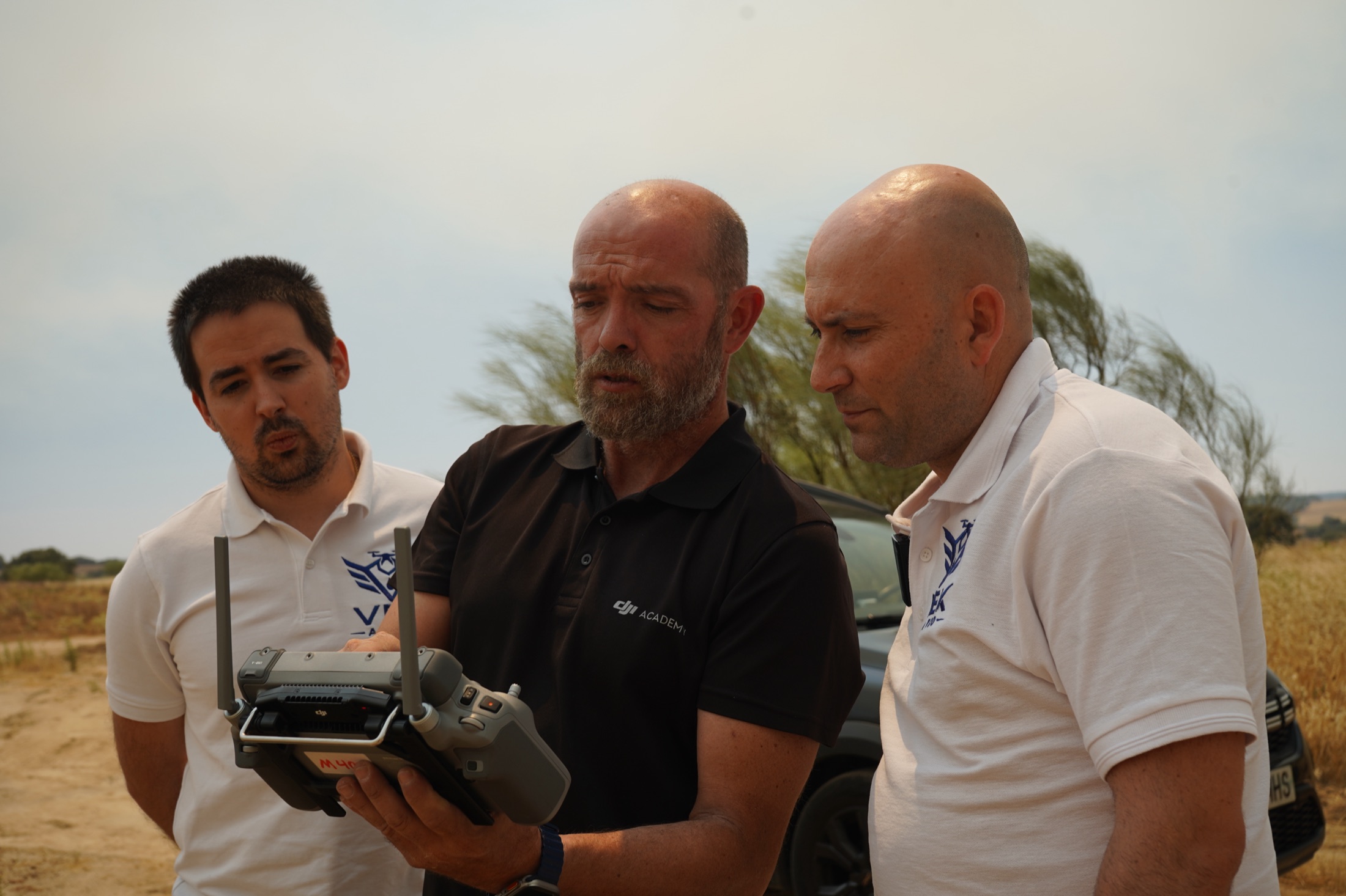 Equipo de VEX Aéreo durante una formación de operación profesional con drones