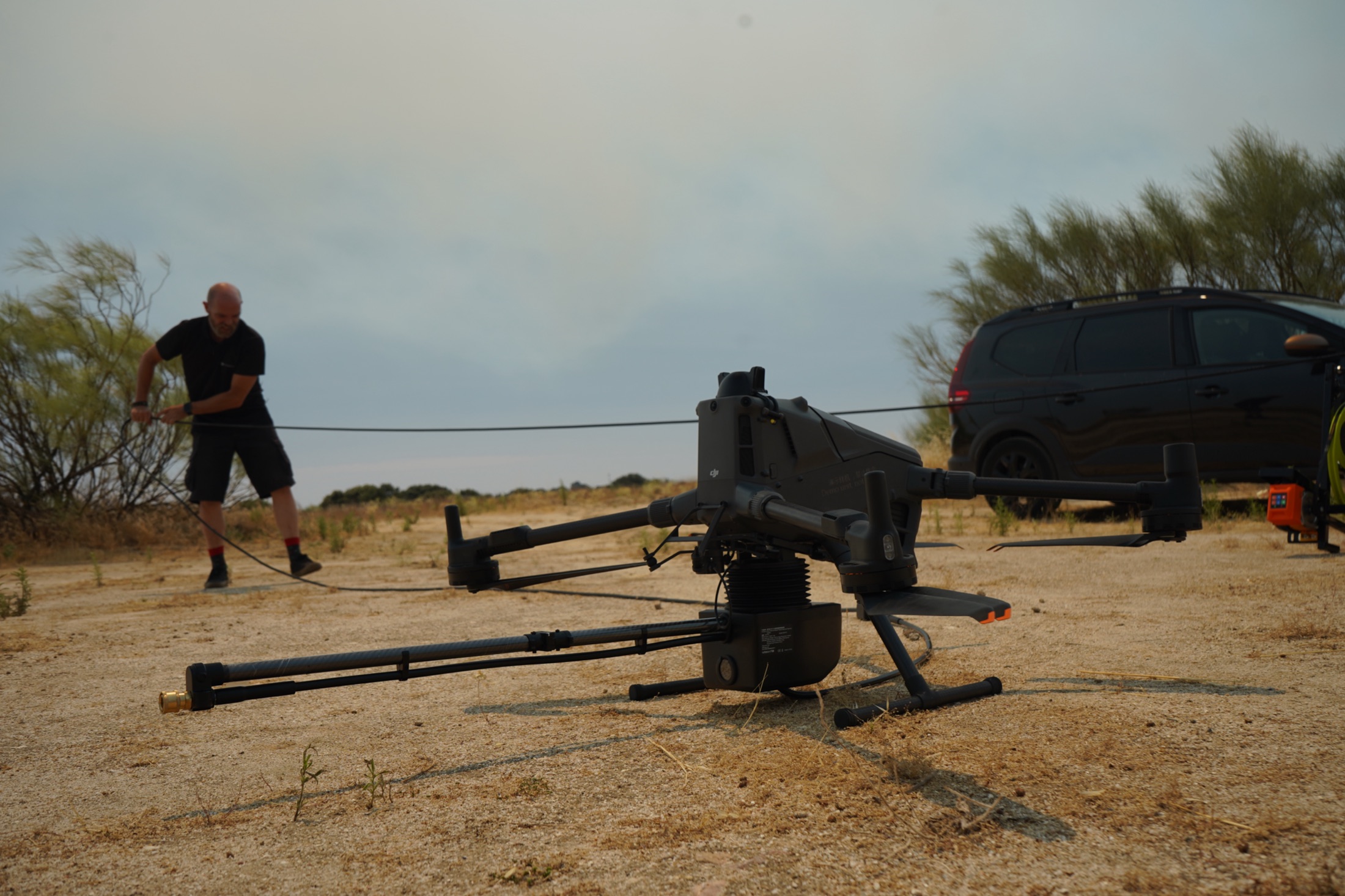 DJI Matrice 400 de VEX Aéreo preparado para una operación técnica